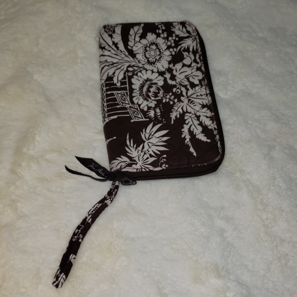 Vera Bradley Wristlet - Picture 1 of 5